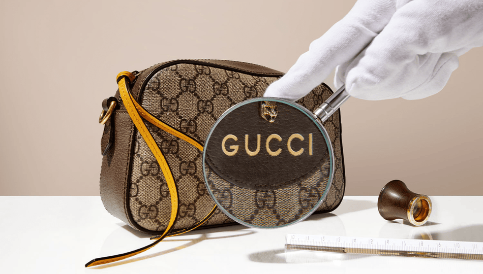 vestiairecollective-casestudy-handbag-with-magnifying-glass-min.png