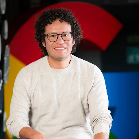 dg/carlos_pena_gcp_headshot.png