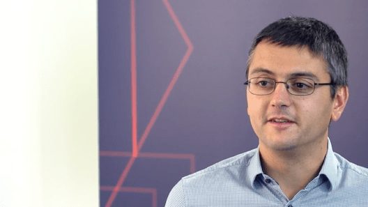 testimonials/cards_thumbnails/thumbnail_gradwell-min